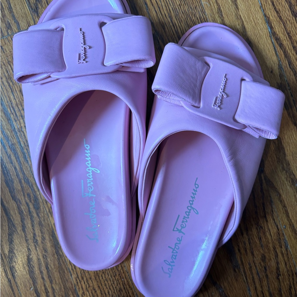 Salvatore Ferragamo Women's Pink Slide Sandals